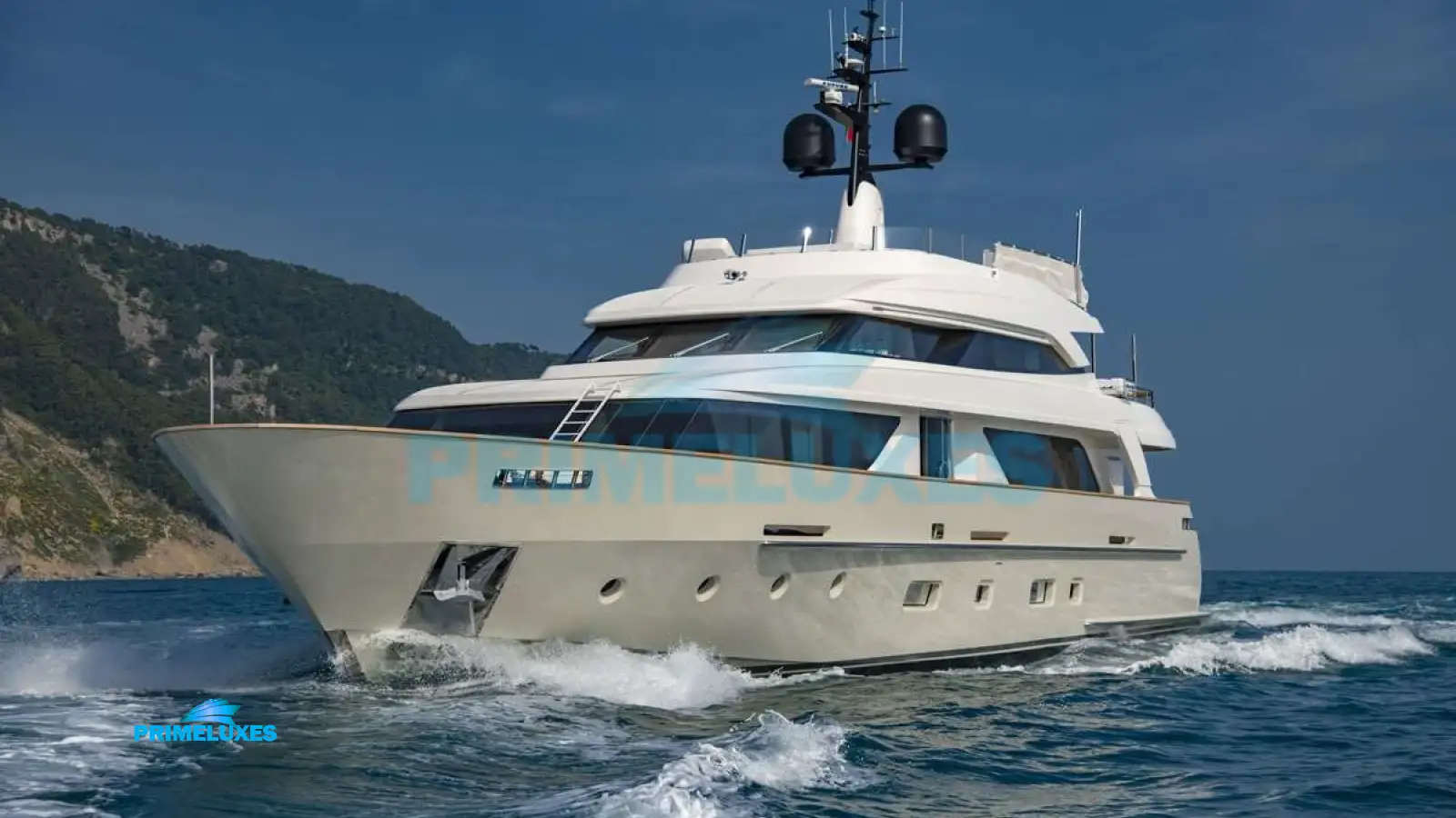 ANYTHING GOES V YACHT CHARTER