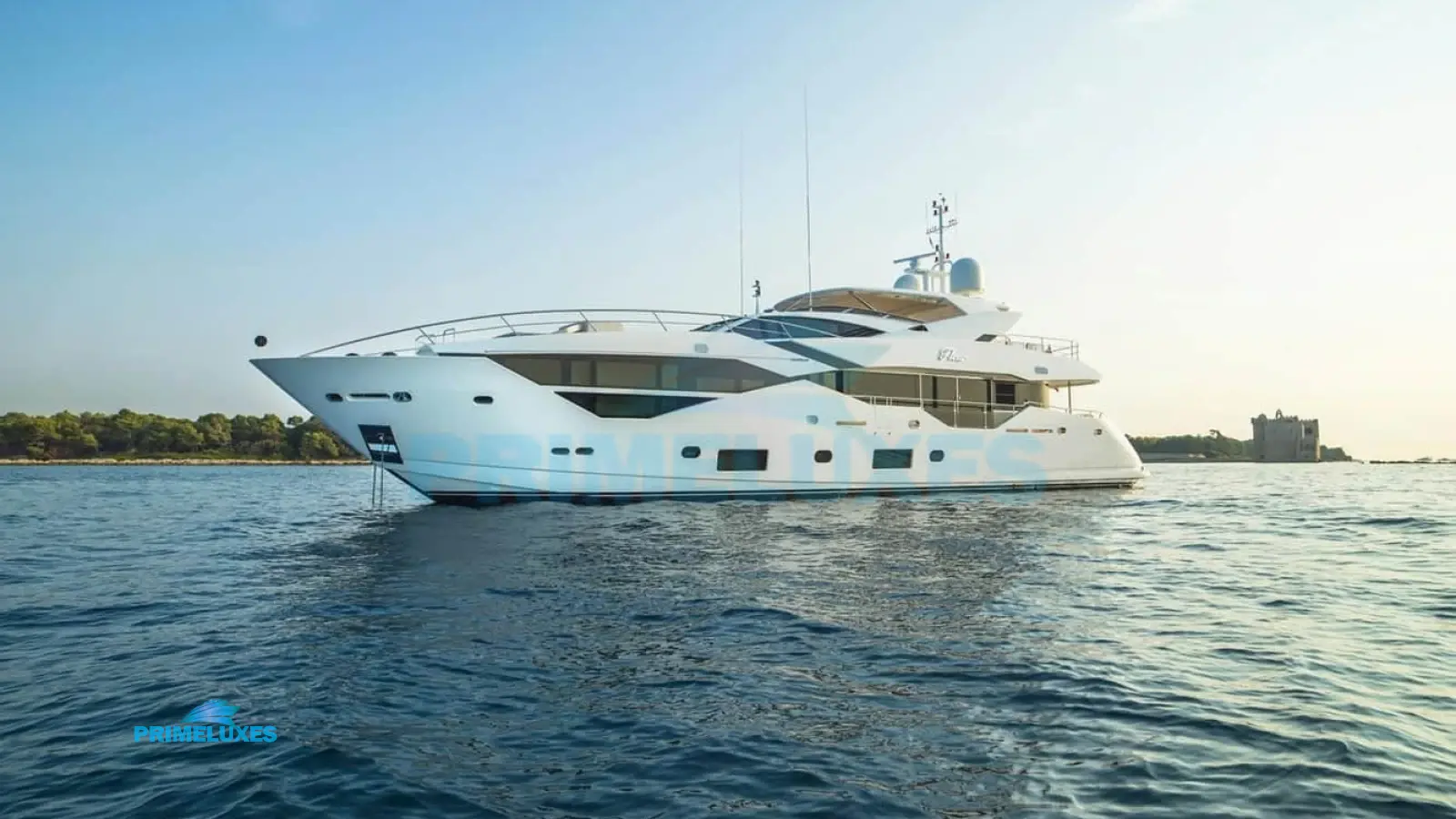 FLEUR Sunseeker 116 Yacht Yacht Charter