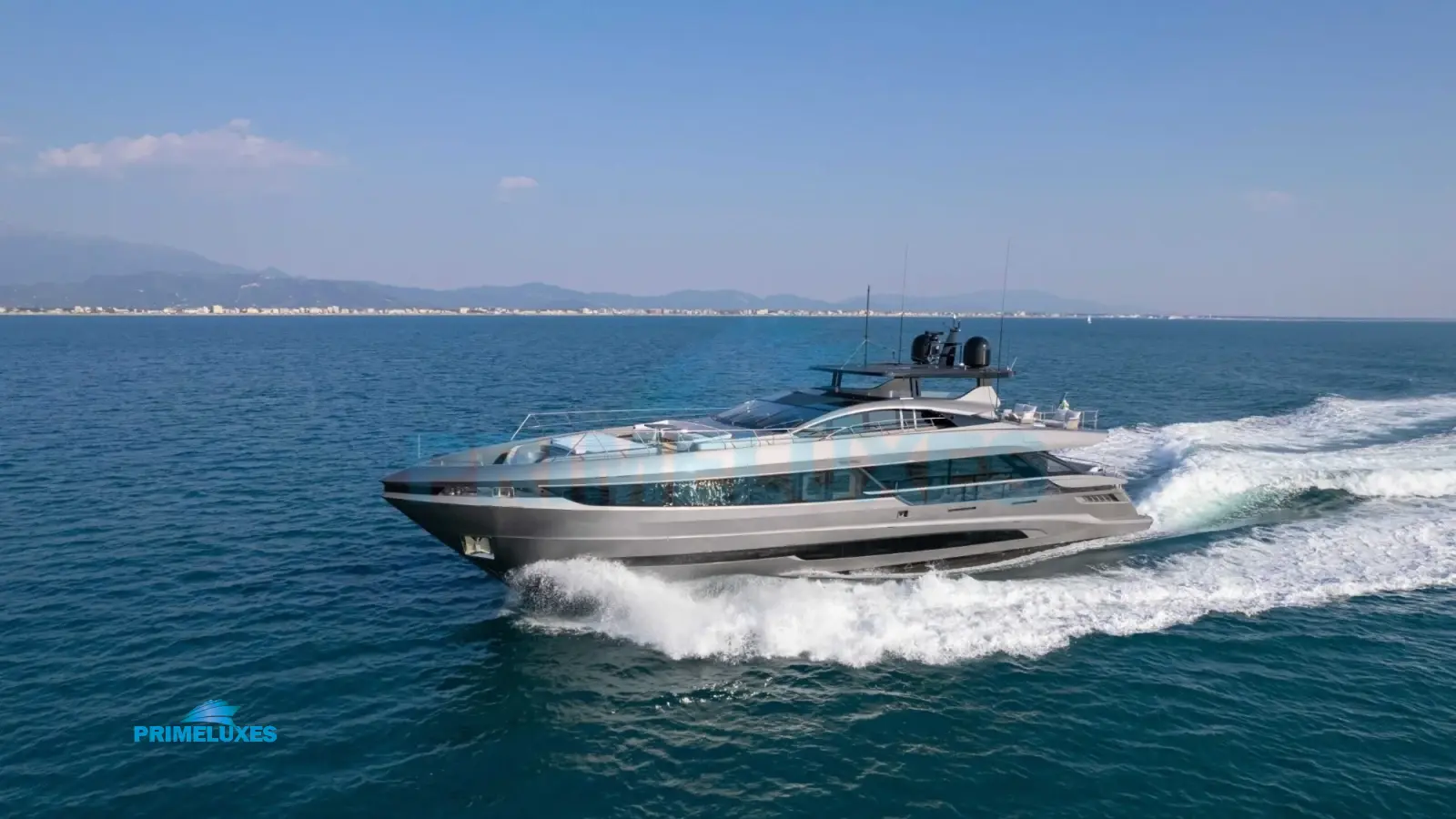 CRAZY TOO Mangusta GranSport 33 Yacht Charter