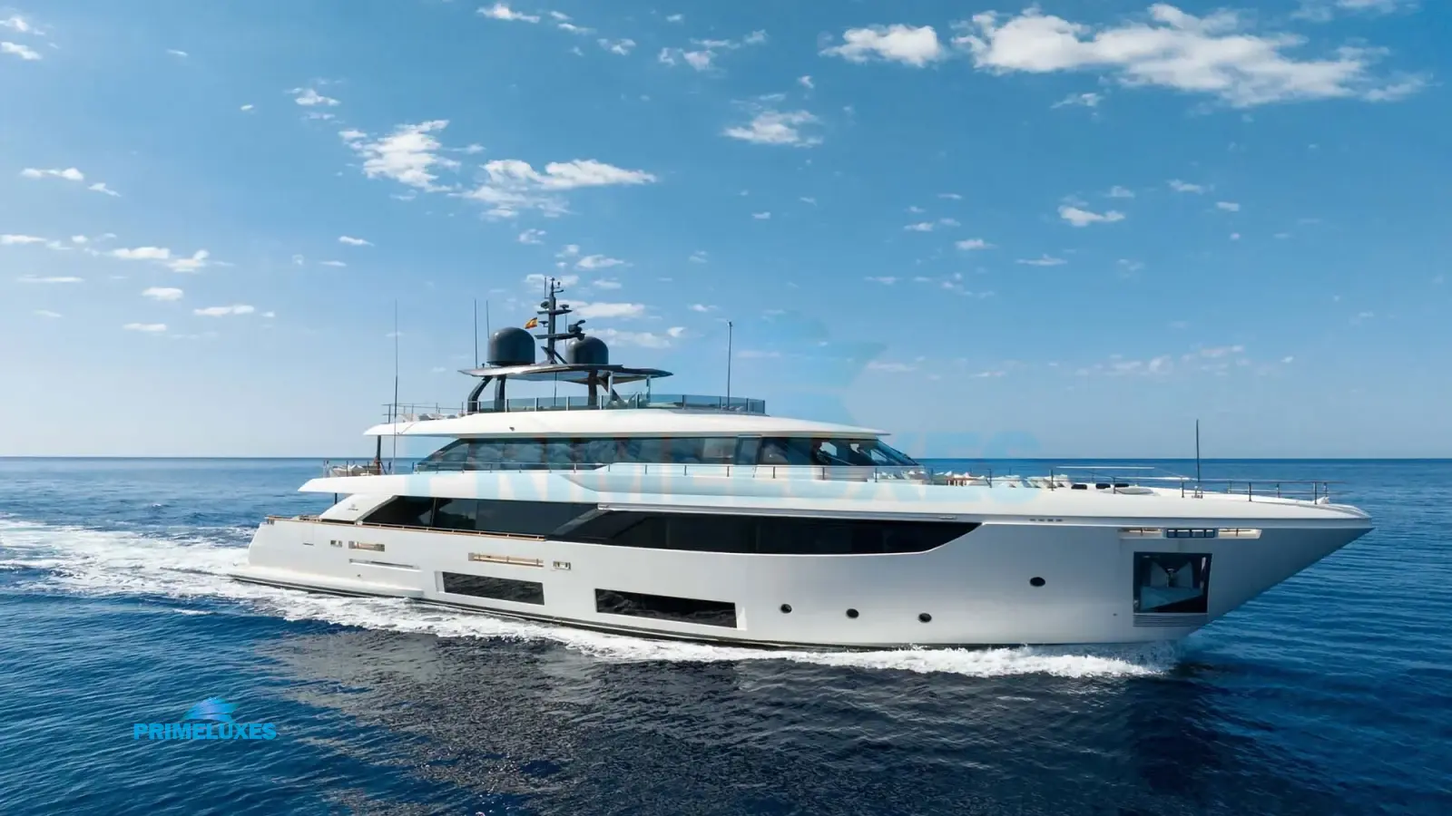 MAC ONE Ferretti Custom Line Navetta 33 Yacht Charter